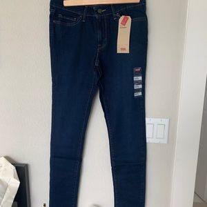 Levi’s 711 Skinny - Dark Blue